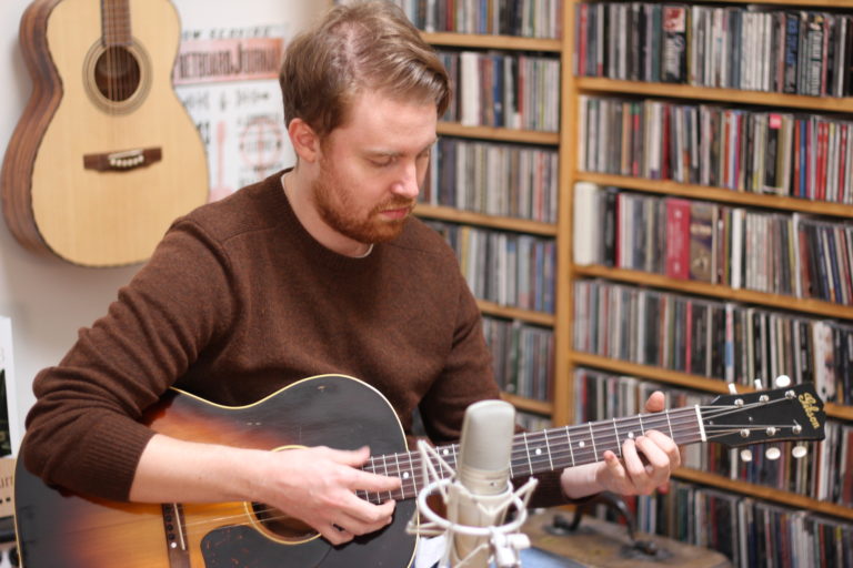 Blake Mills on the 45 Minutes that Led to 'Look' Fretboard Journal